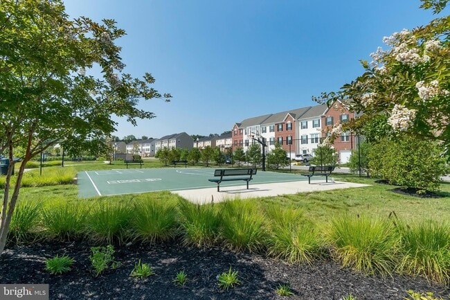 Building Photo - 7530 Stonehouse Run Dr