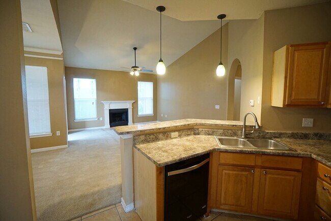 Building Photo - 2-Bed, 2-Bath, Condo with Garage in The Villas Condominiums