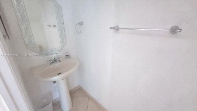 Building Photo - 4605 SW 75th Way