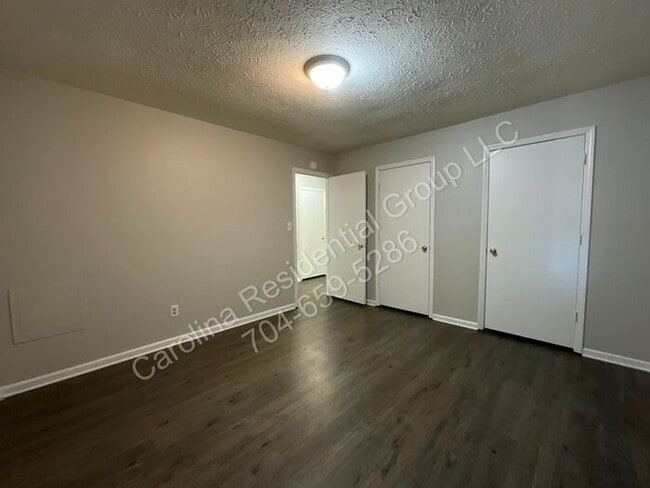 Building Photo - 304 Palm St