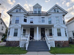 Building Photo - 8-10 South Willard Street #3