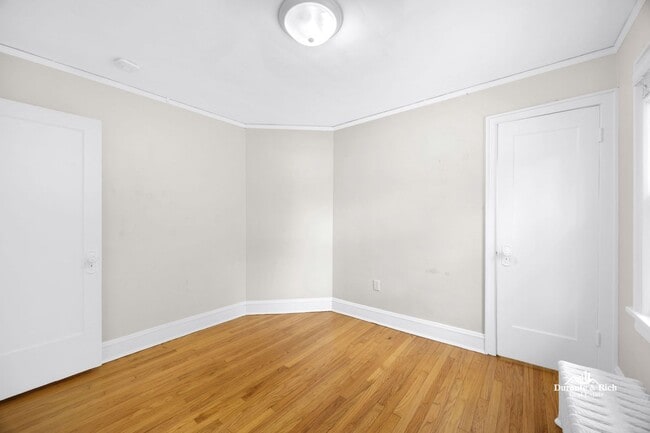 Building Photo - Discover Luxurious Harmony in the Heart of Evanston