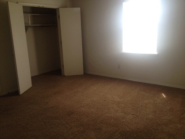 Building Photo - Laura Lane 3024