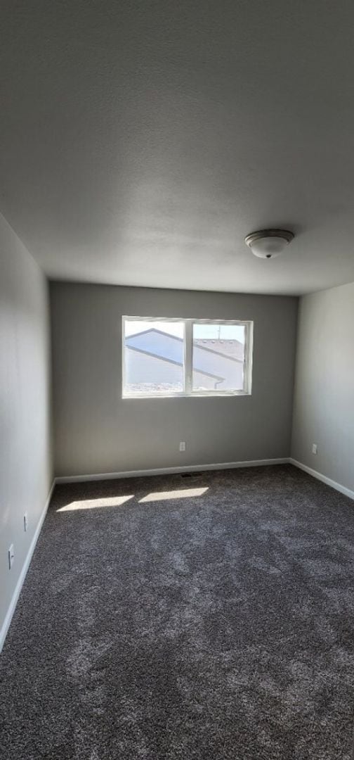 Building Photo - Modern 3 bed 2.5 bath twinhome in South Bismarck