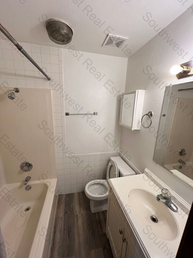 Building Photo - 1403 S Prince St