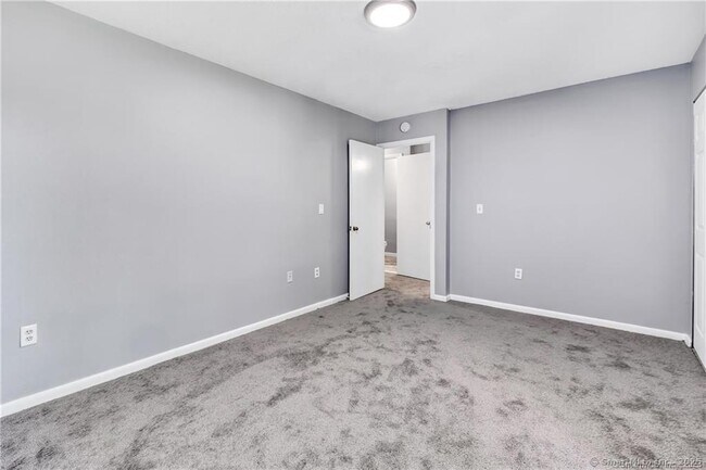 Building Photo - 175 Mill Pond Rd