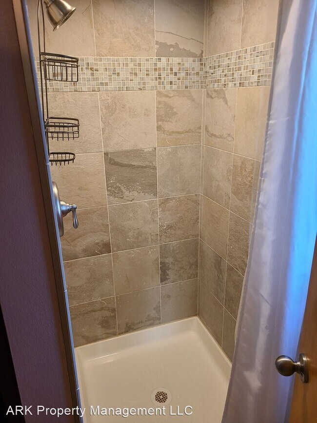 Building Photo - 2 br, 2 bath House - 8385 Kennedy Circle #6