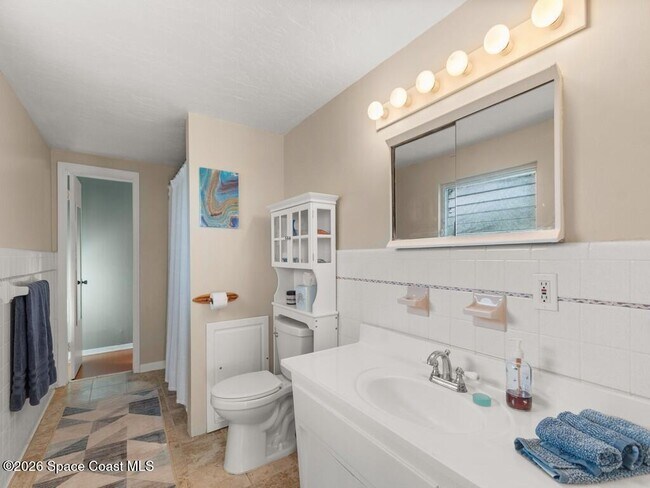 Building Photo - 3965 Canal Dr