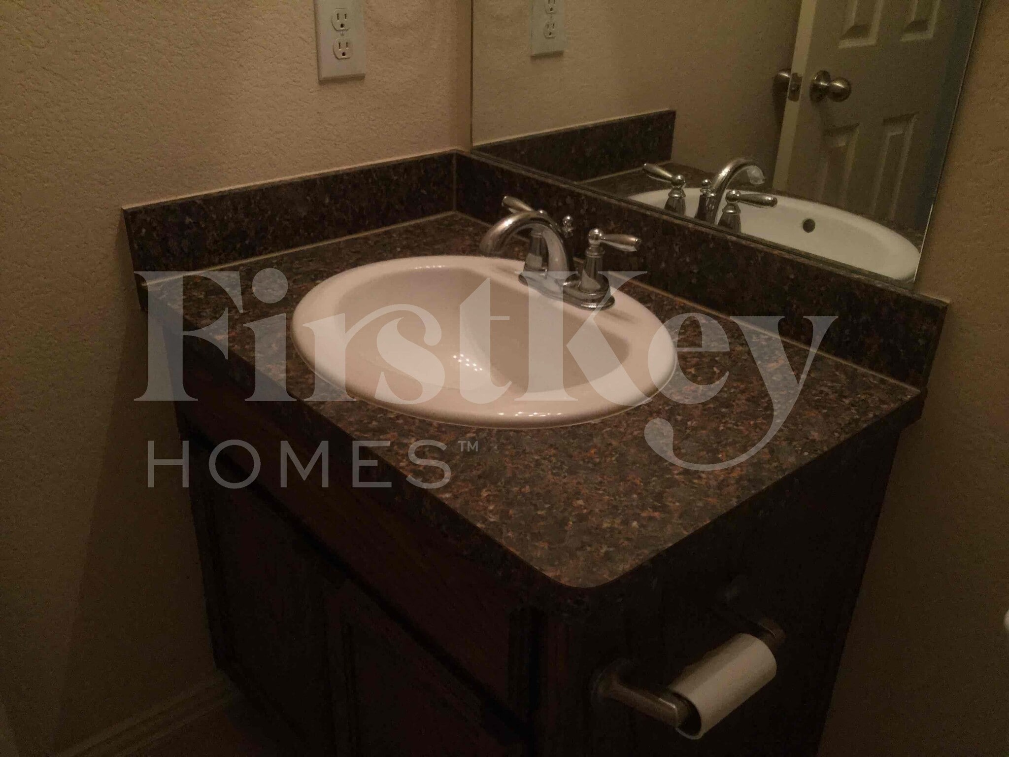 Building Photo - 611 Hilton Dr