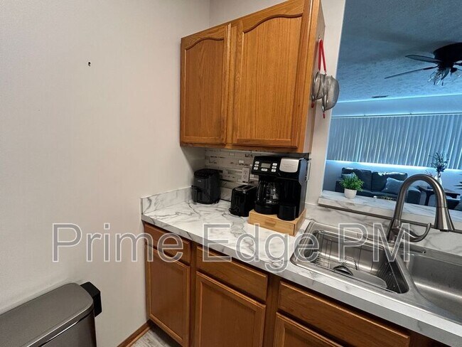Building Photo - 6241 Holdrege-6