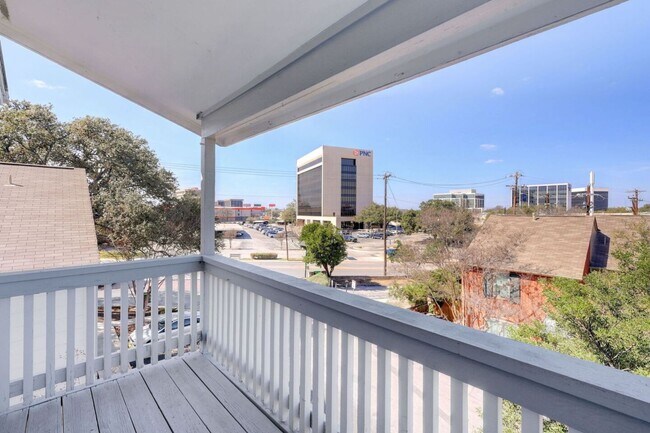 Building Photo - 2300 Nacogdoches Rd