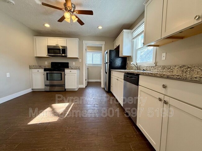 Building Photo - 3185 S 900 E