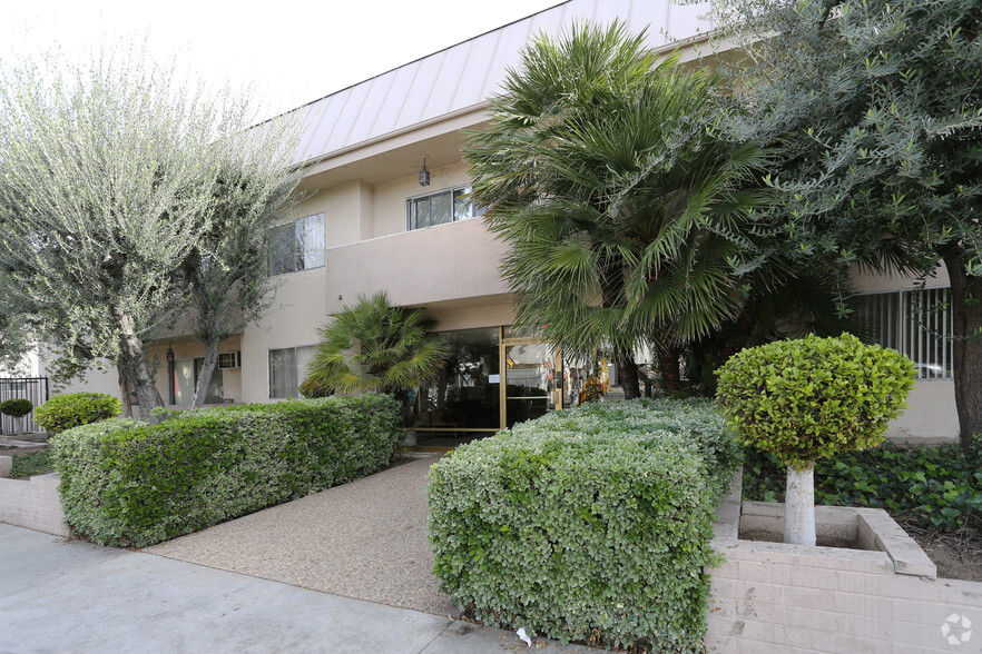 Primary Photo - Encino Hillcrest Apartments