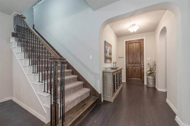 Building Photo - MOVE-IN SPECIAL! This beautiful home, located in the desirable EMS-ISD is what you've been lookin...