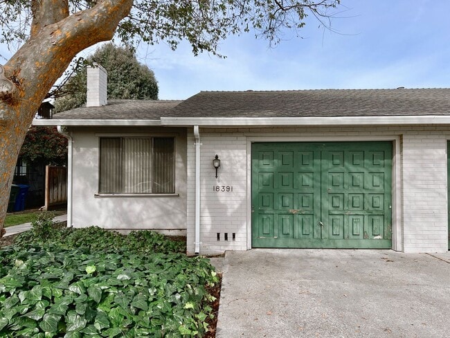 Building Photo - Duplex in Morgan Hill