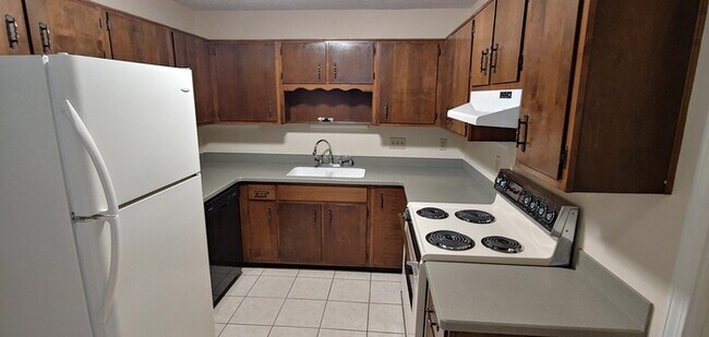 Building Photo - 6427 Canna Ct