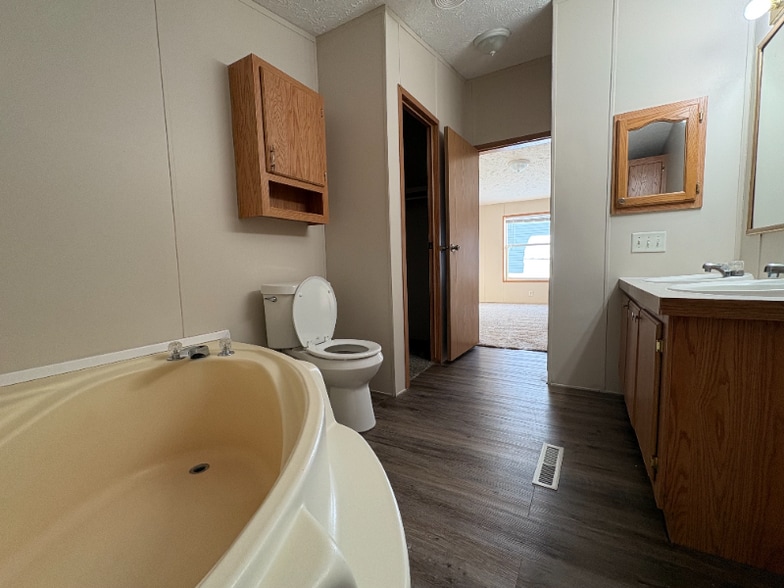 Building Photo - 356 Shummard Branch