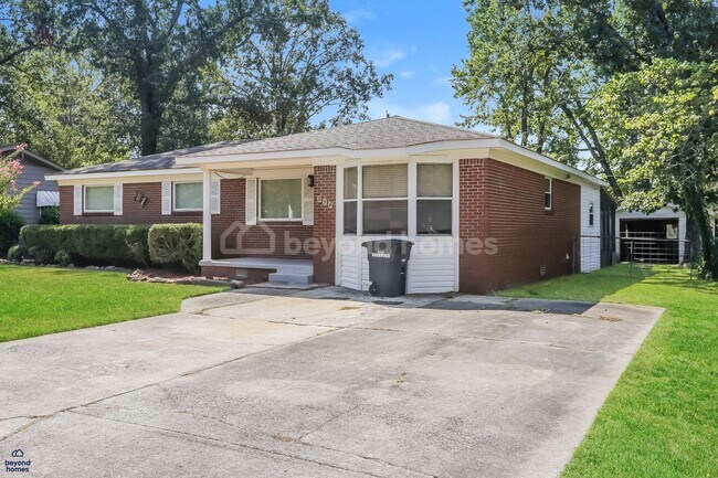 Building Photo - Charming Sherwood 3 BR Home with Fireplace & Big Yard