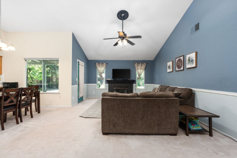 Building Photo - 2173 Spruce Ave