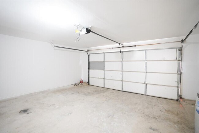 Building Photo - 14106 Glen Canon Ln