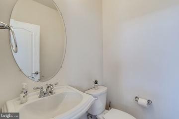 Building Photo - 612 Totten Pl NE