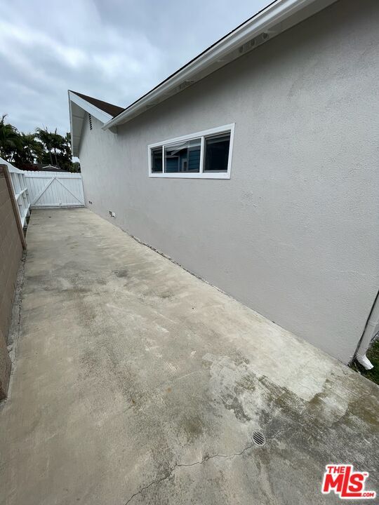 Building Photo - 5421 Hendricksen Dr