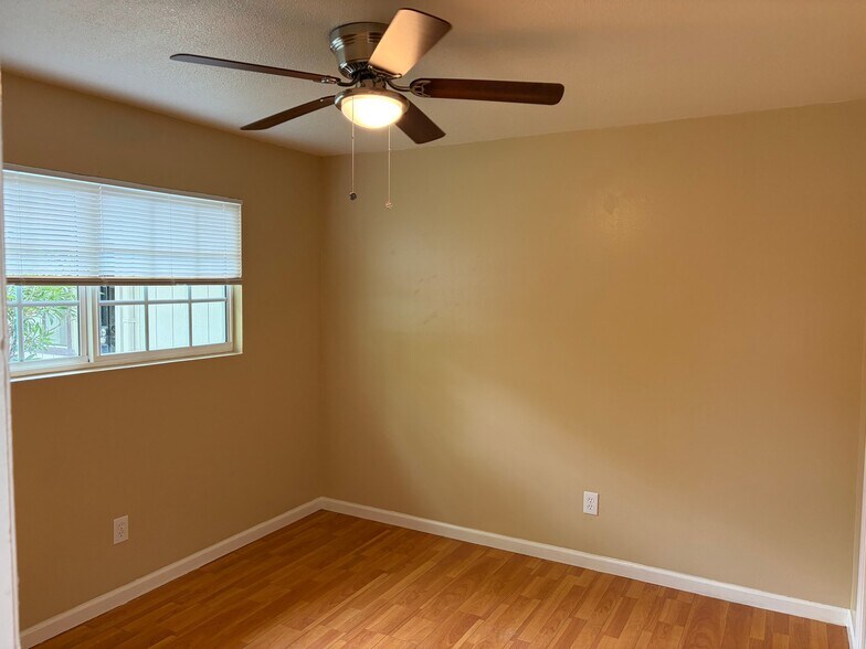 Building Photo - 1701 Carver Ct