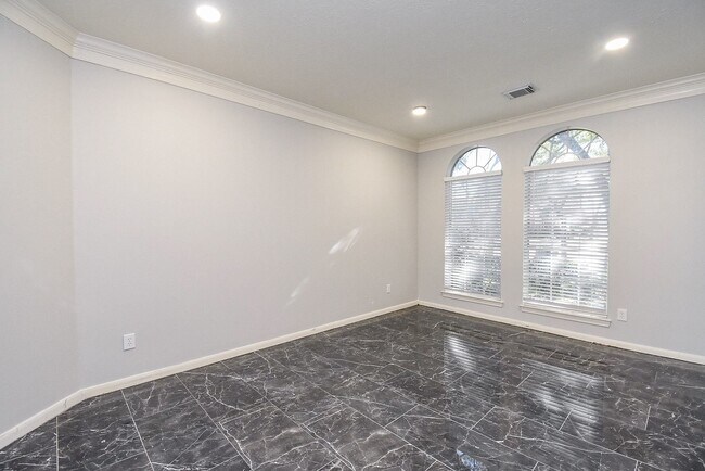 Building Photo - 2810 Grassy Knoll Ct