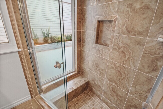 Building Photo - 2518 S Sierra Madre