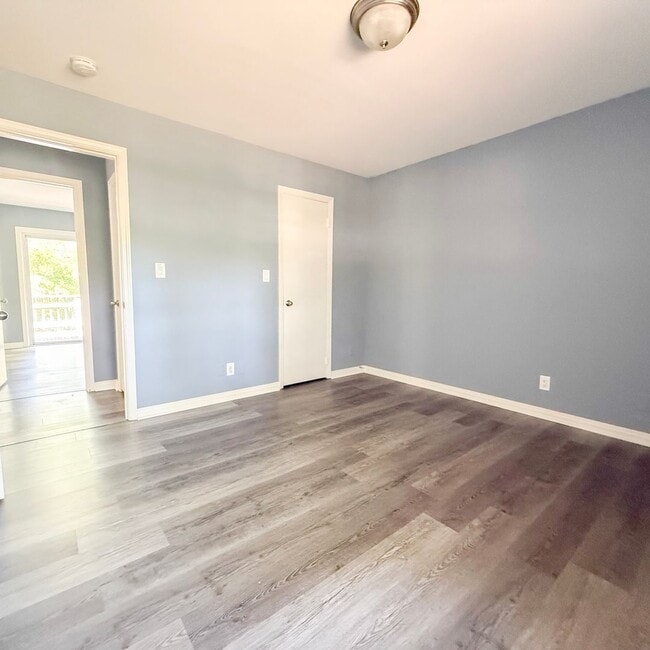 Building Photo - Updated 3-Bedroom with Bonus Room, Deck & Screened-In Porch