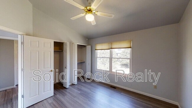Building Photo - 6945 Yellowpine Dr