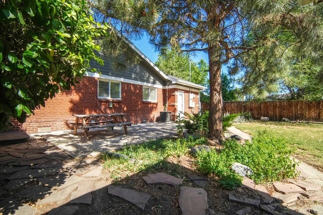 Building Photo - Charming Olde Town Arvada Home!