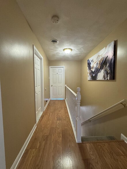 Building Photo - 31 Tapley Ave