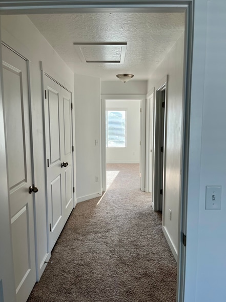 Building Photo - 431 S Fox Chase Ln