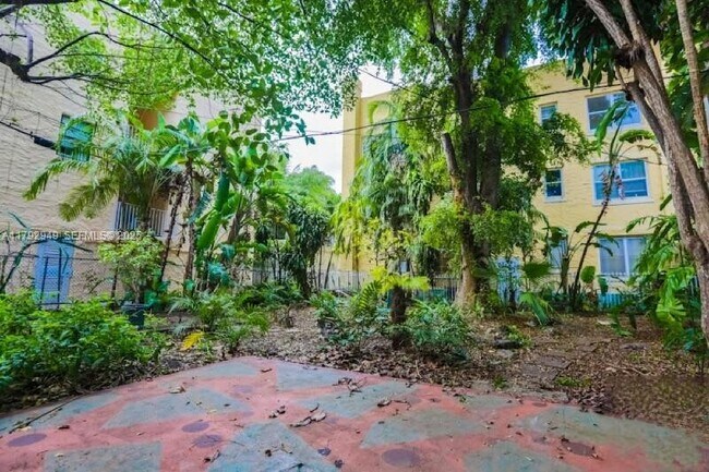 Building Photo - 1550 Jefferson Ave