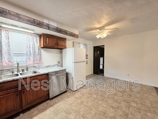 Building Photo - 5340 Docia Cir