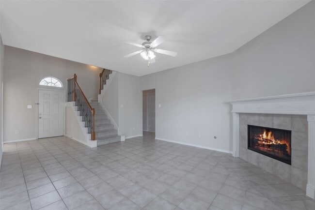 Building Photo - 131 Sunset Falls Dr