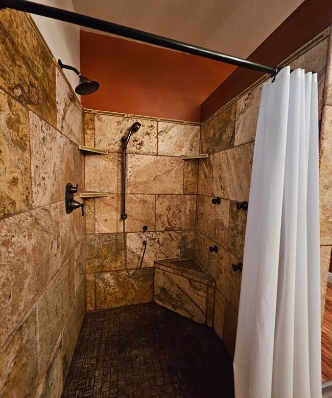 Building Photo - Ke Ali'i Ka  3/3 Bedrooms