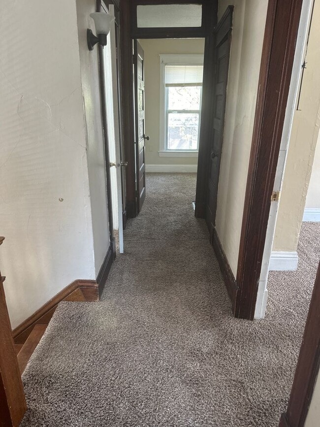 Building Photo - 3 bedroom house