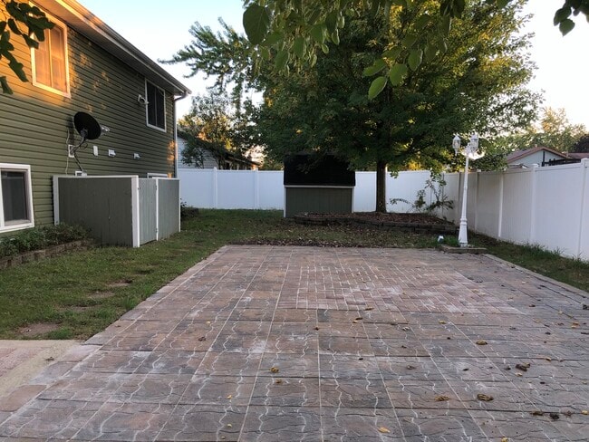 Building Photo - 3890 Windjammer Ln