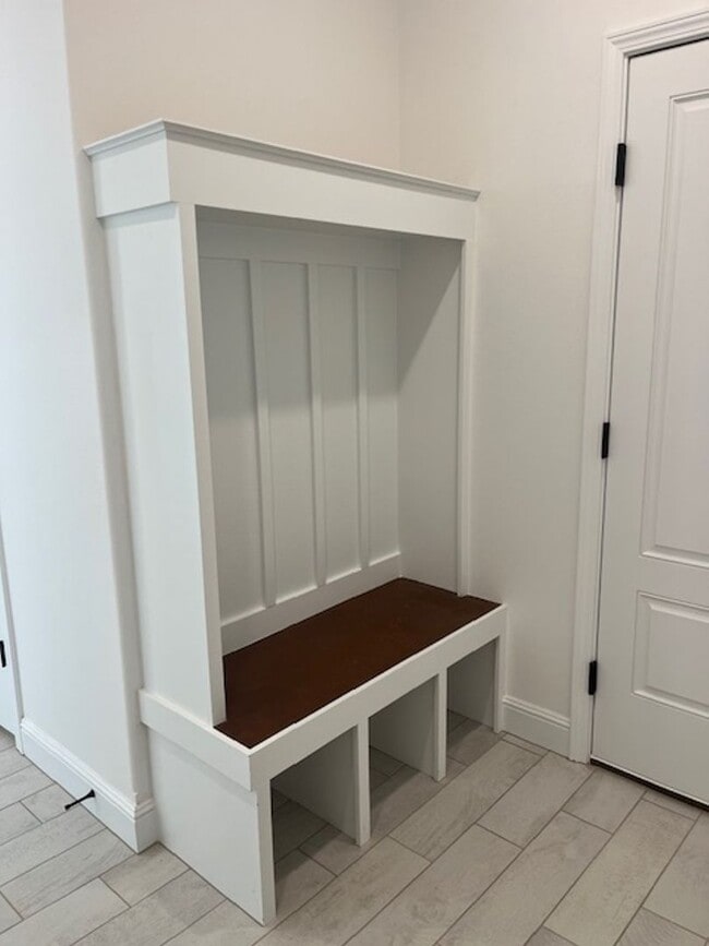 Building Photo - 1 year new Construction!