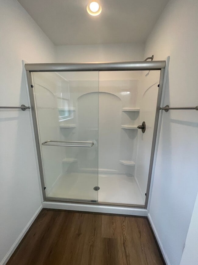 Building Photo - 350 Pinewood Cir