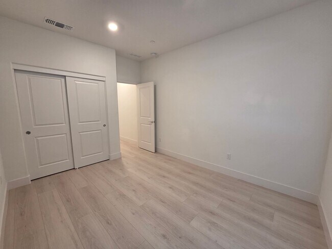 Building Photo - 2-Story 4Bx3.5B House Near Sky River Casino Available Now!!