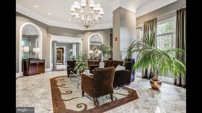 Beautiful lobby - 851 N Glebe Rd