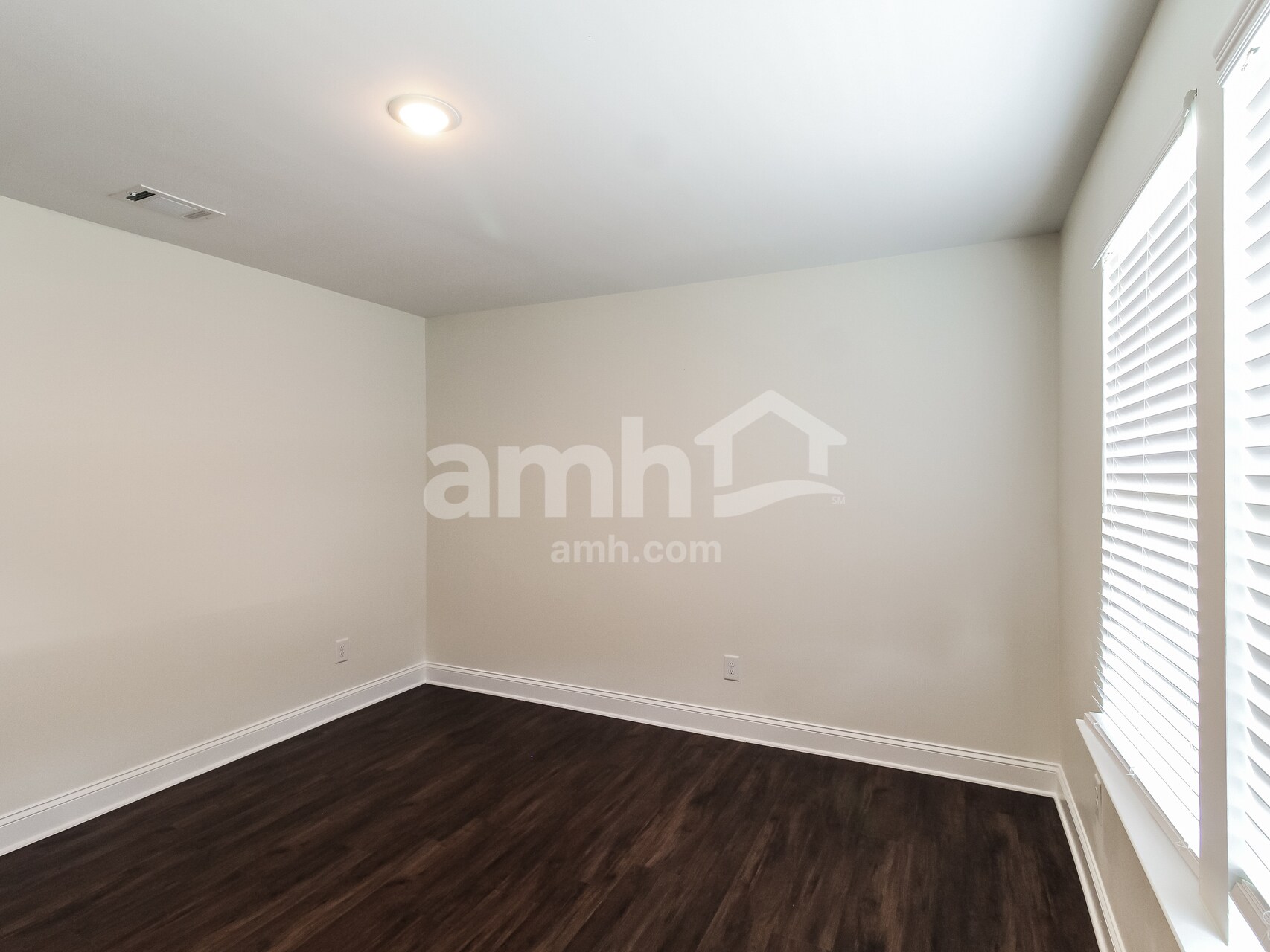 Building Photo - 5192 Blue Mountain Dr