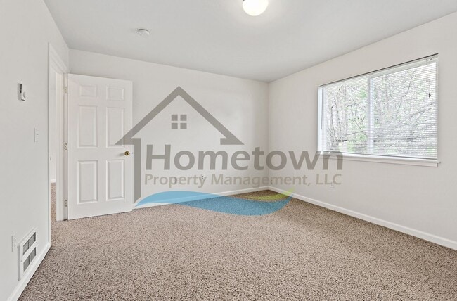 Building Photo - 6498 Tamarack Ln