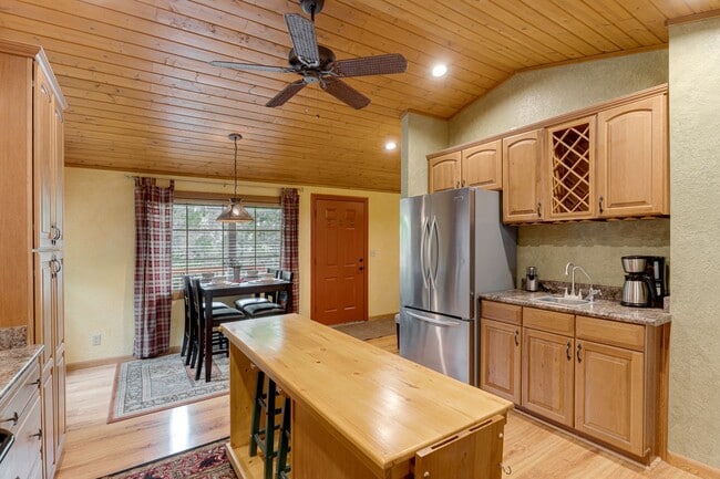 Building Photo - Peaceful Mountain Retreat with Stunning Views in Mount Charleston!