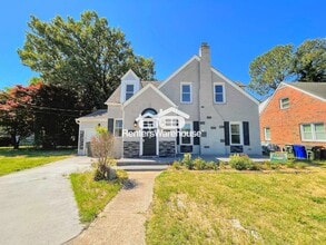 Building Photo - 2423 E Virginia Beach Blvd