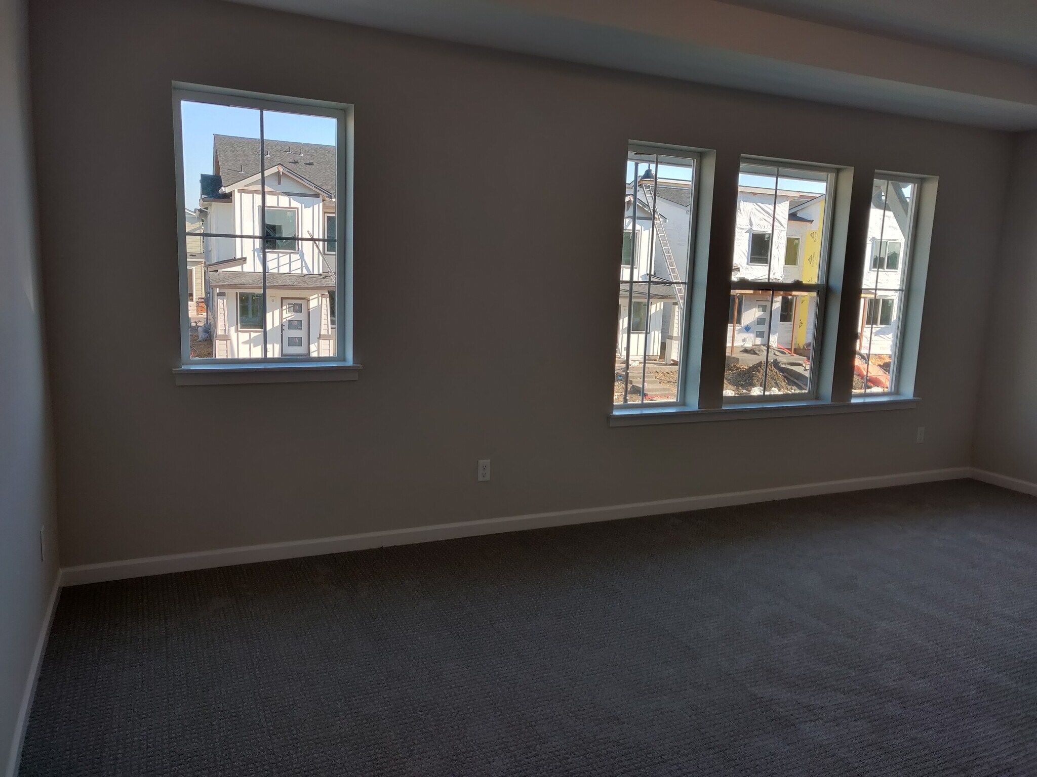 Master bedroom - 3893 SE 81st Ave