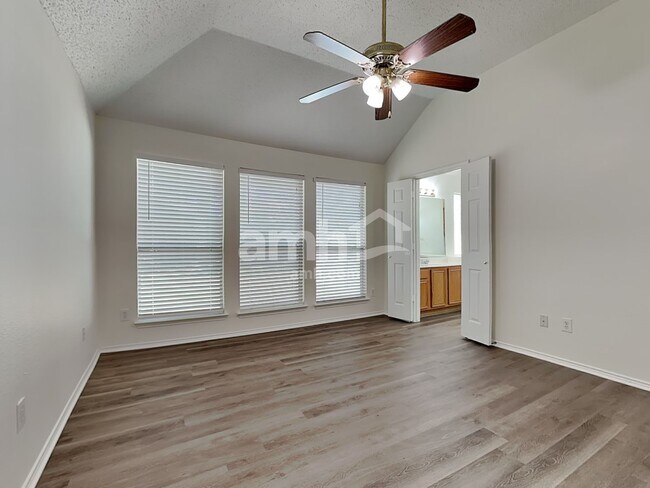 Building Photo - 217 Dartmouth Dr